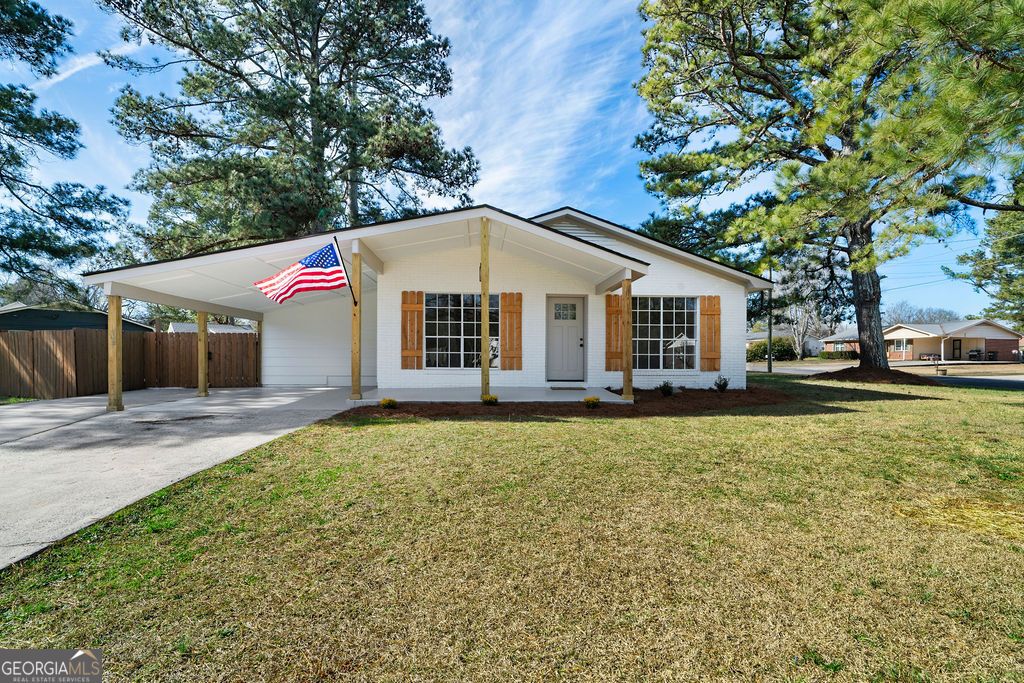 Photo of 141 Malone Drive NW, Rome, GA 30165 (MLS # 10678628)