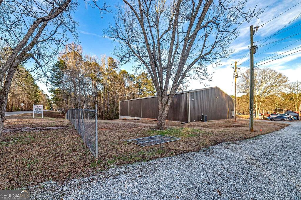 Photo of 881 Barnetts Bridge Road, Jackson, GA 30233 (MLS # 10641251)