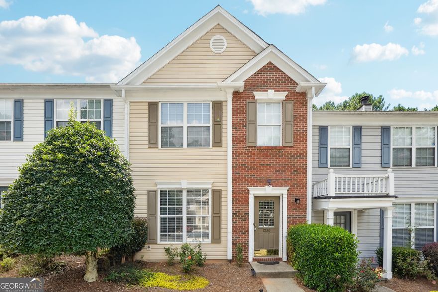 Welcome to an updated 3 bed, 2.5 bath townhome in the heart of Alpharetta! Featuring newly painted kitchen, stylish fixtures, and a sunlit open floor plan, this move-in ready home offers comfort and convenience just minutes from Avalon, downtown Alpharetta, and GA-400. Enjoy a private back patio with wooded views, a spacious primary suite with walk-in closet, and low-maintenance living with HOA-covered lawn care, water, and common areas.