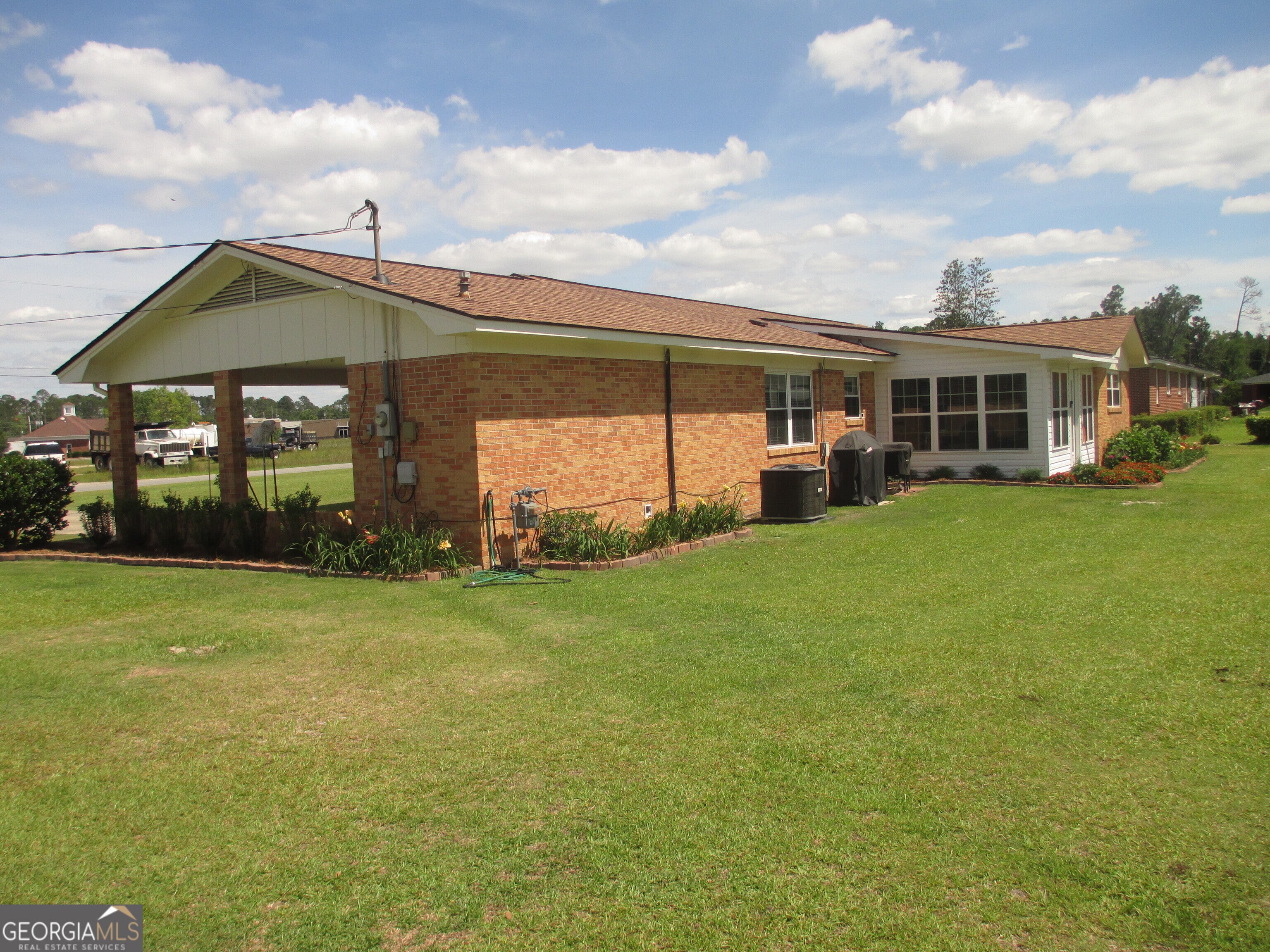 29 Pine Forest AVE