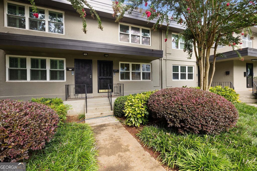 Photo of 4060 Haverhill Drive #D, Atlanta, GA 30342 (MLS # 10769505)