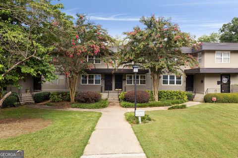 Photo of 4060 Haverhill Drive #D, Atlanta, GA 30342 (MLS # 10769505)