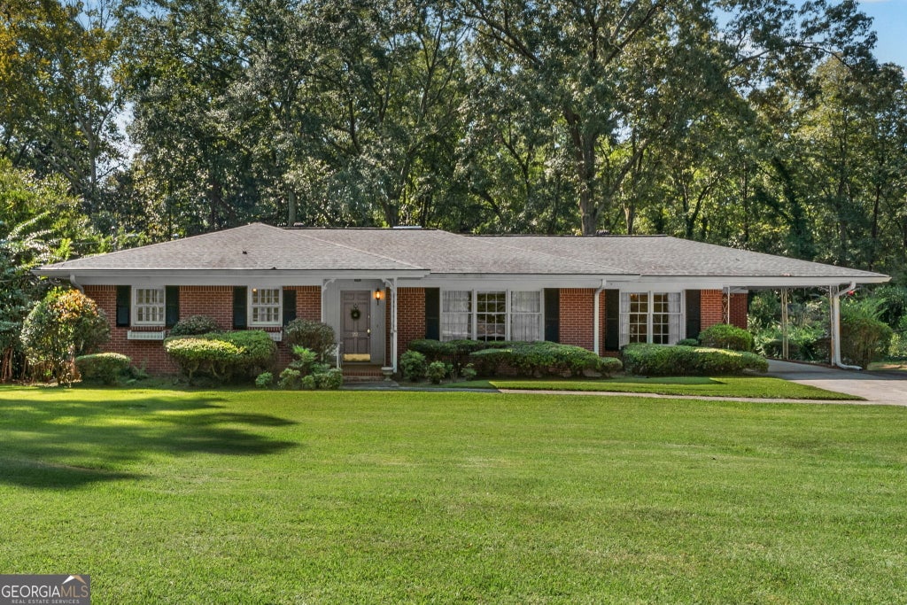 Photo of 22 Winfield Drive, Newnan, GA 30263 (MLS # 10850938)