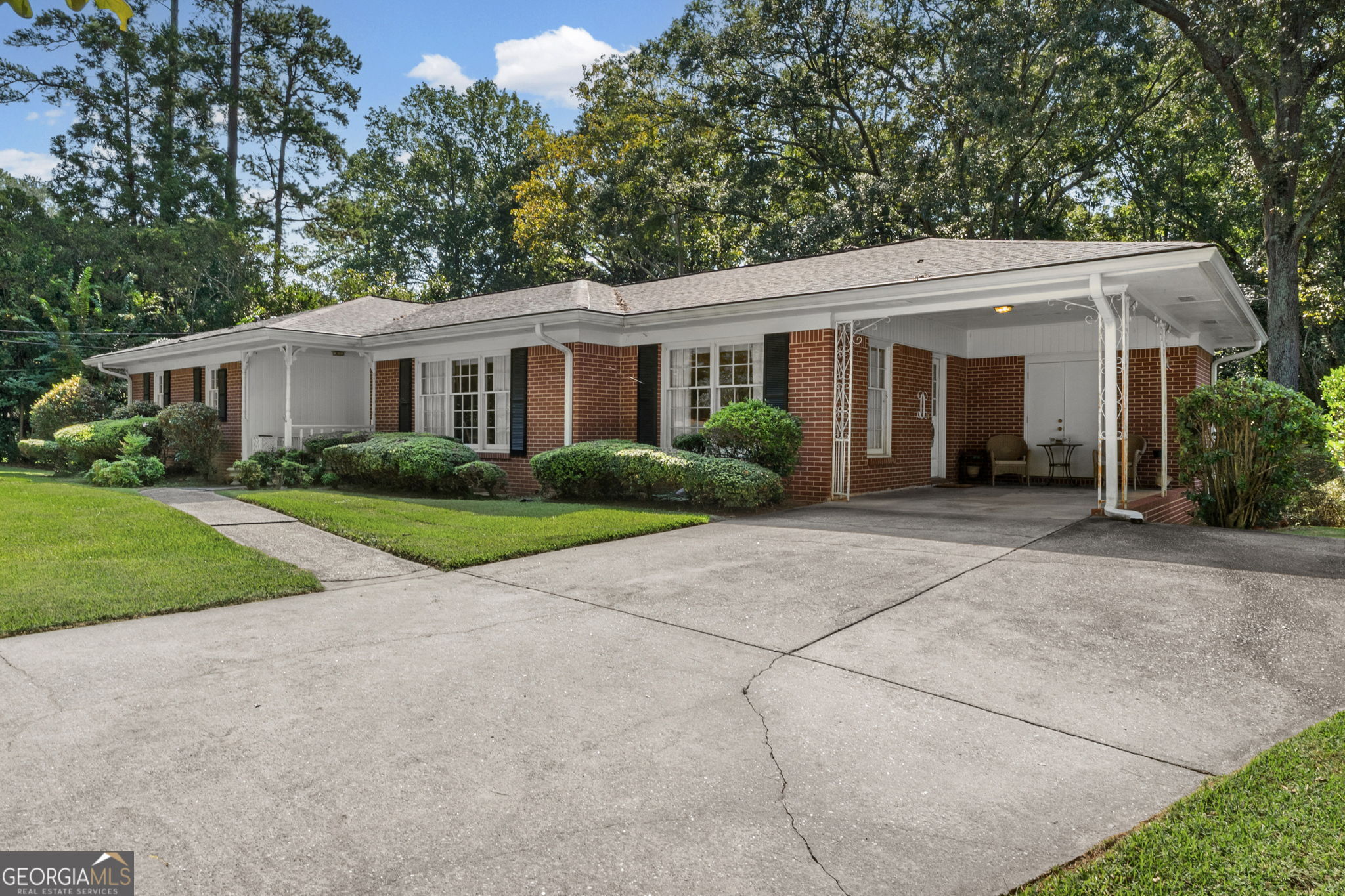 22 Winfield DR