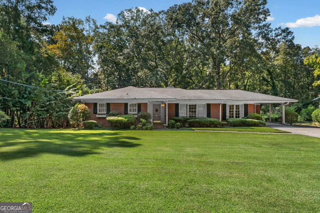 Photo of 22 Winfield Drive, Newnan, GA 30263 (MLS # 10850938)