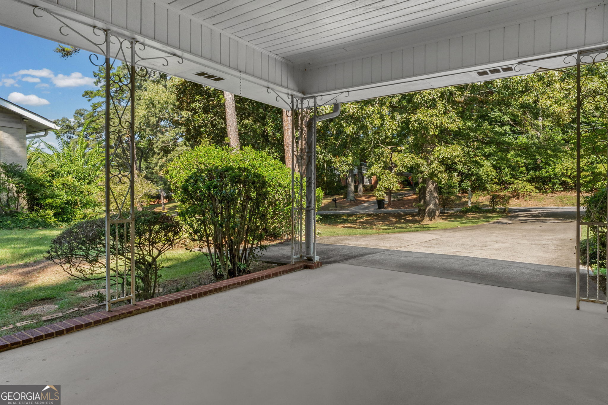 22 Winfield DR
