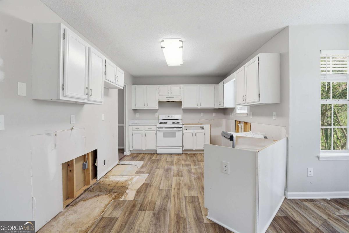 1404 Chapel Hill LN SW