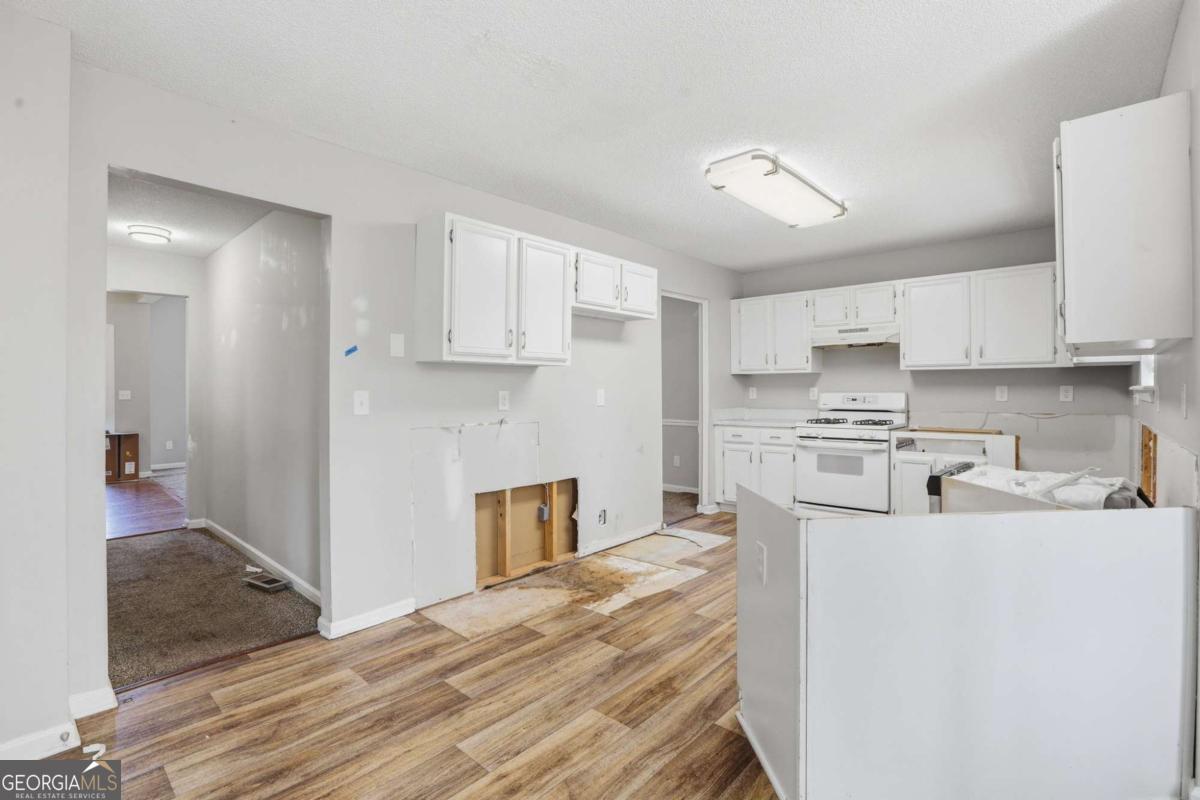 1404 Chapel Hill LN SW