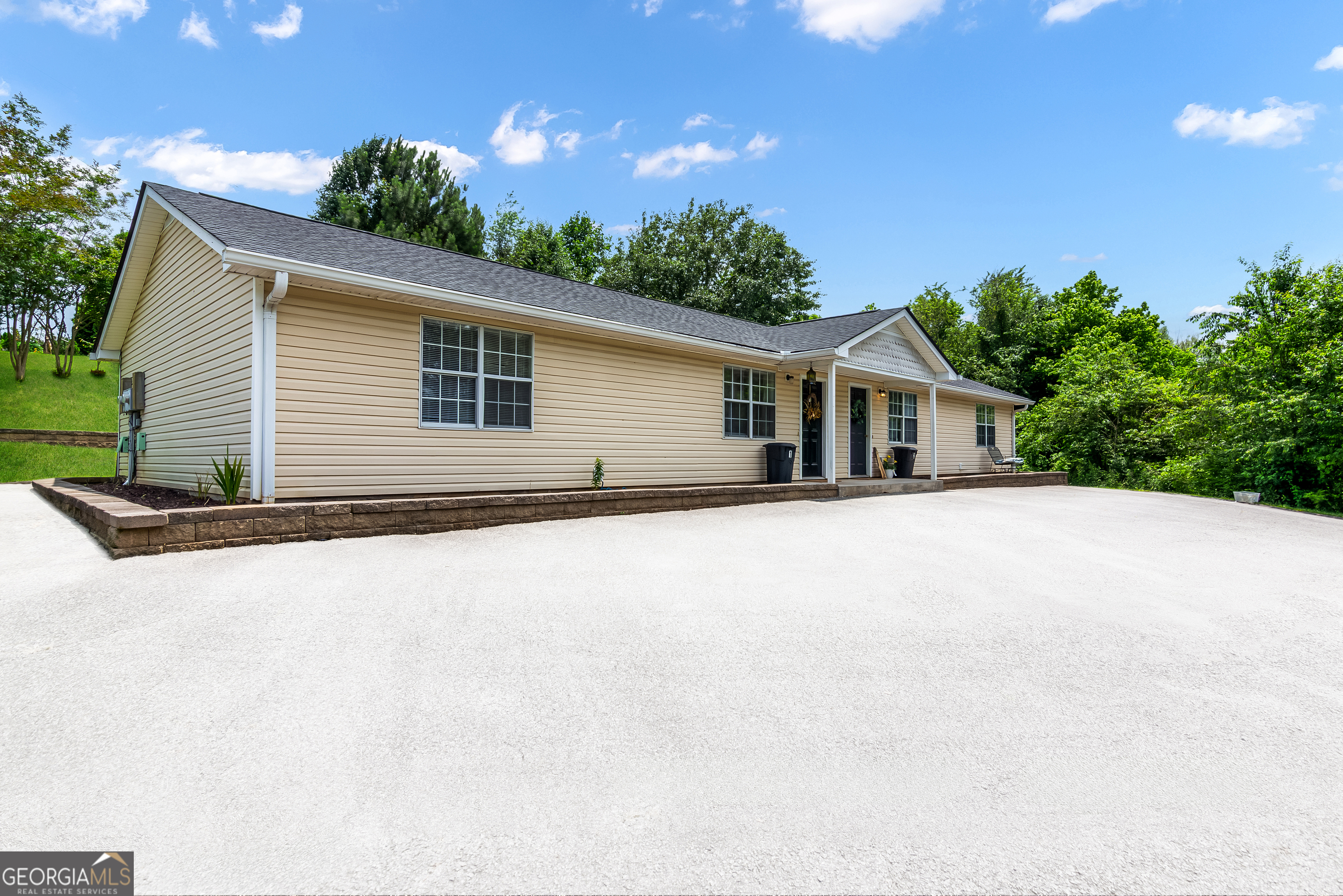 331 Dogwood RD