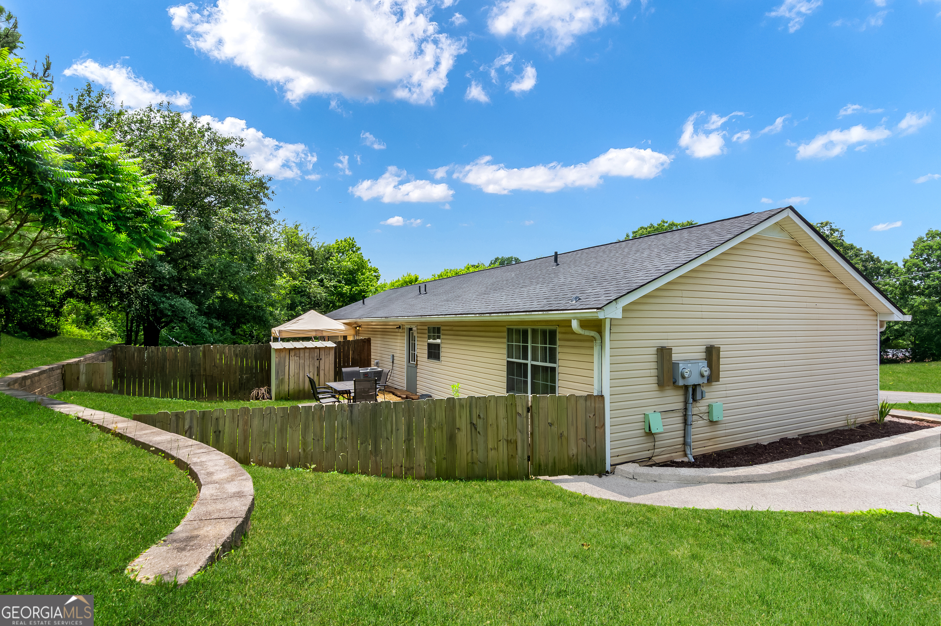 331 Dogwood RD