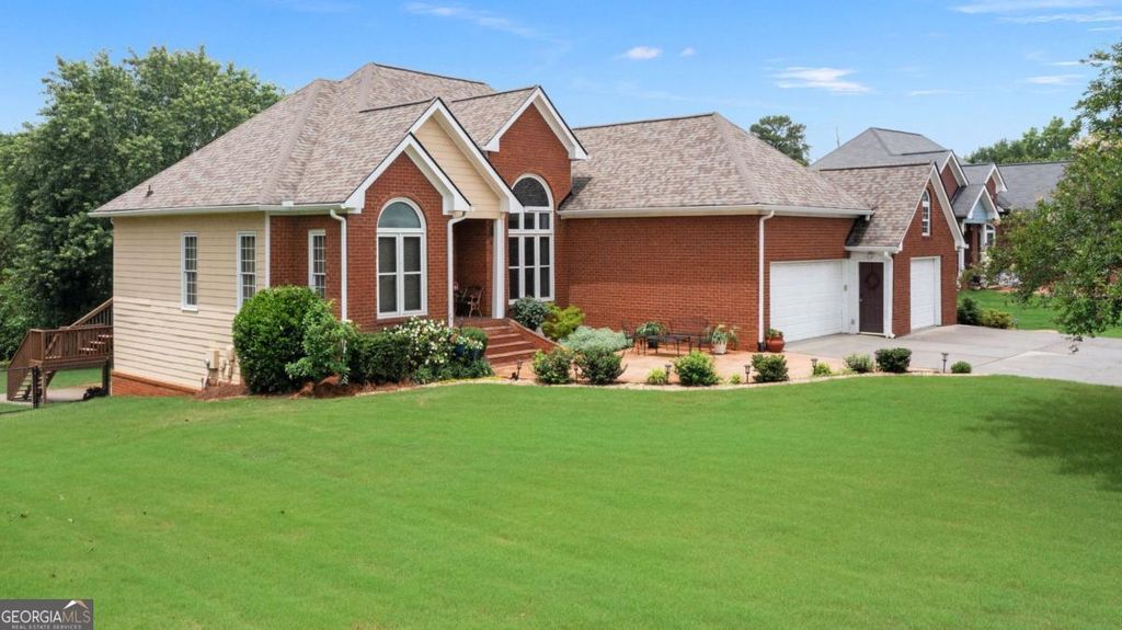 Photo of 32 Shagbark Drive SW, Cartersville, GA 30120 (MLS # 10774863)