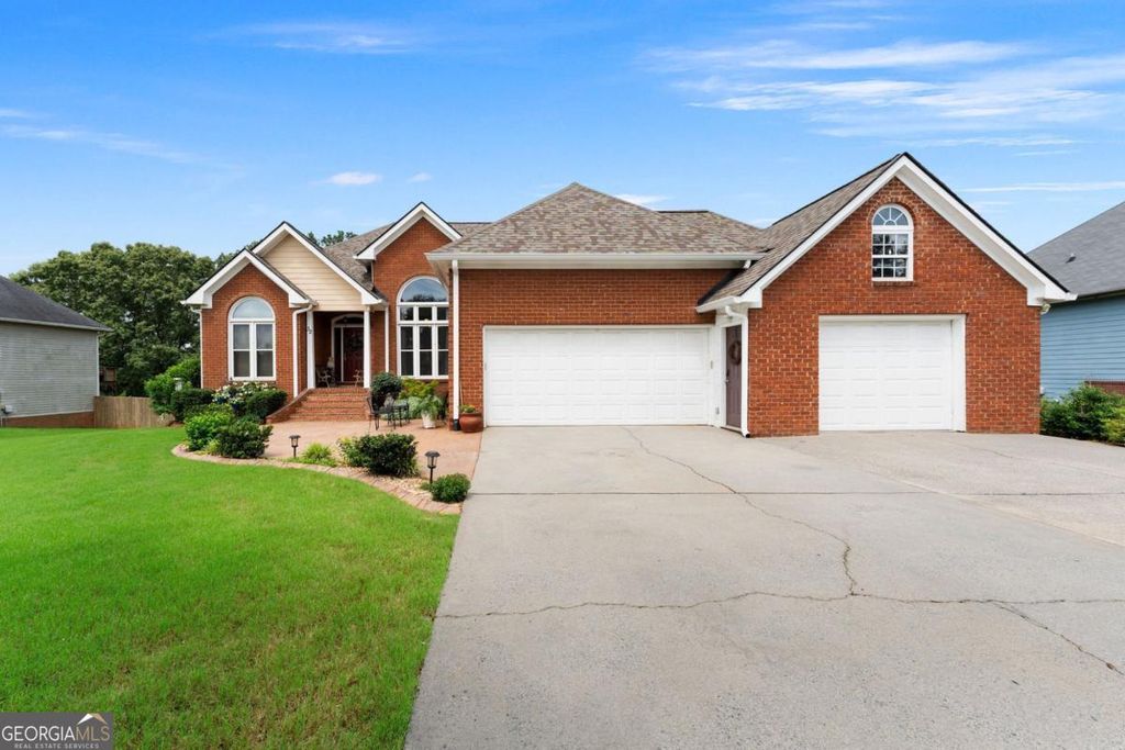 Photo of 32 Shagbark Drive SW, Cartersville, GA 30120 (MLS # 10774863)