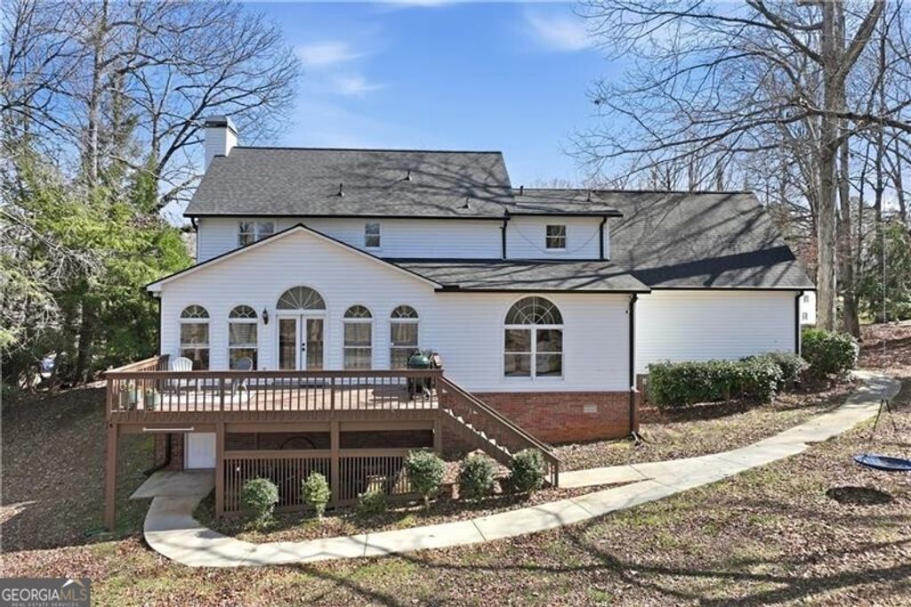 Photo of 2511 N Oaks Drive, Gainesville, GA 30506 (MLS # 10697000)