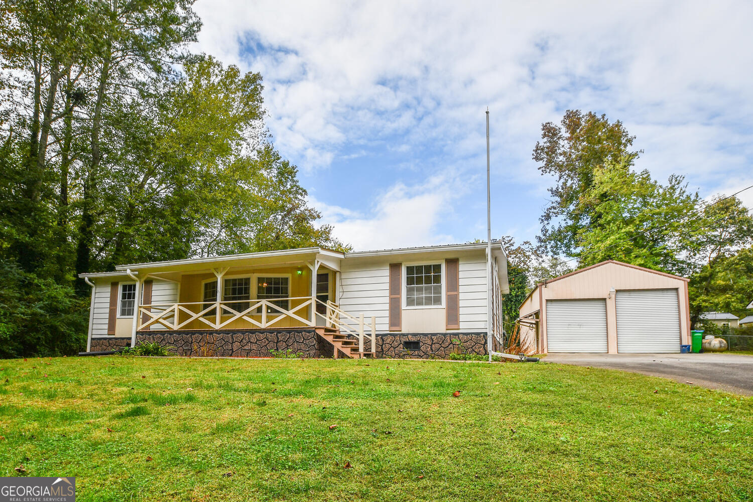 450 Griffith AVE