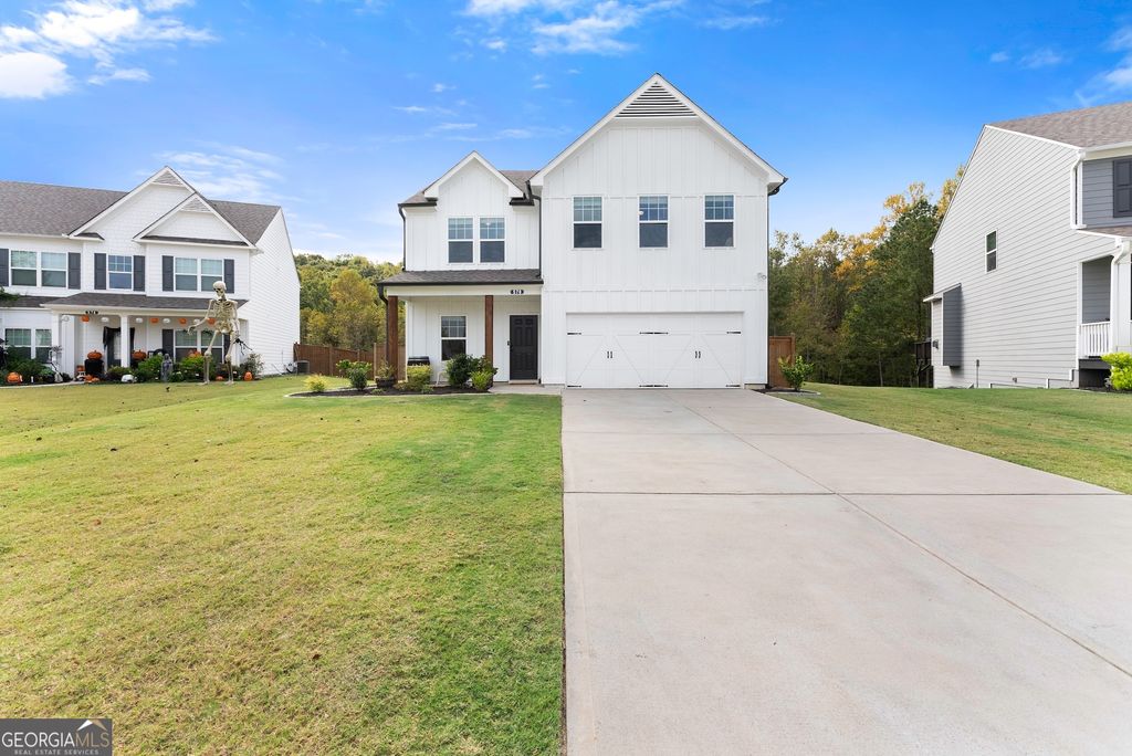 Photo of 570 Edgemore Rd, Canton, GA 30114 (MLS # 10652196)