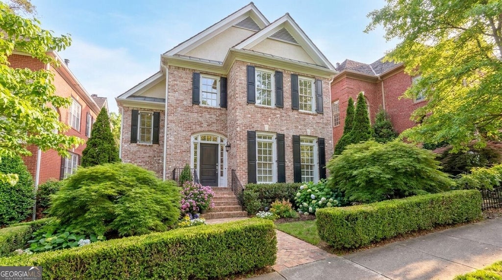Photo of 704 Longleaf Drive NE, Atlanta, GA 30342 (MLS # 10877724)