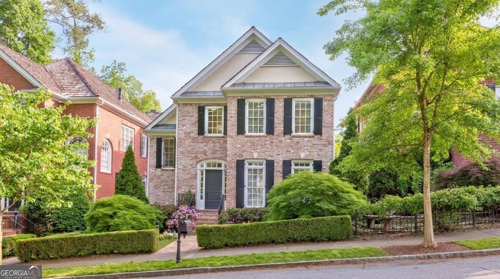 Photo of 704 Longleaf Drive NE, Atlanta, GA 30342 (MLS # 10877724)