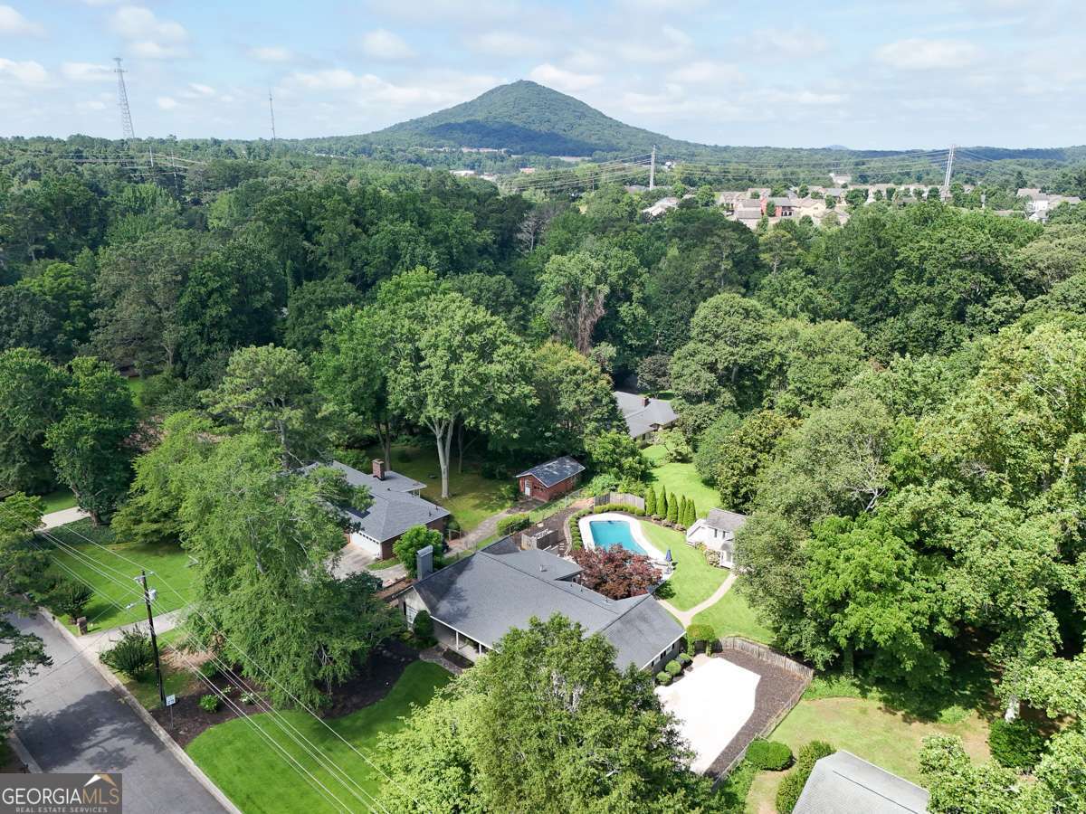 1615 LANCASTER DR