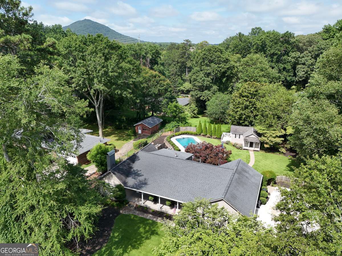 1615 LANCASTER DR