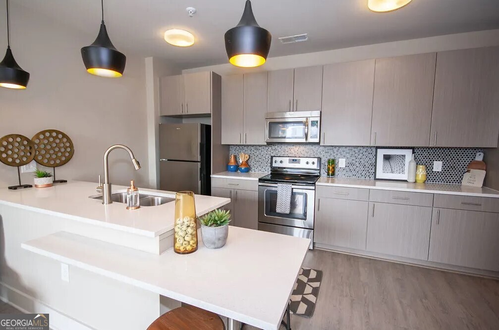 245 E Trinity PL 1243