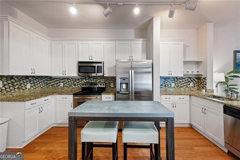 Photo for 5300 Peachtree RD 0501
