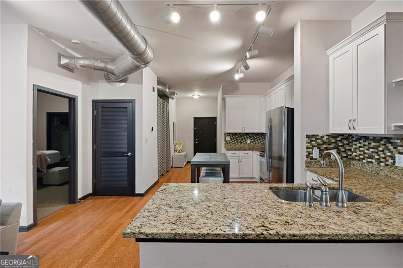 5300 Peachtree RD 0501