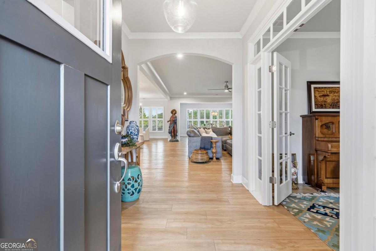 1020 Lake Terrace BND