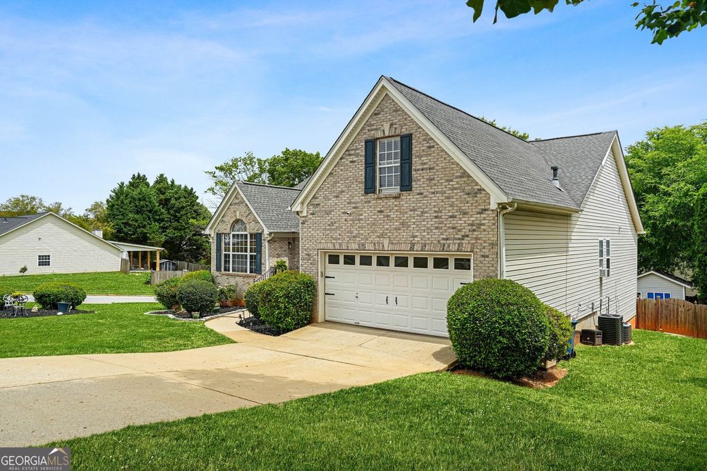 Photo of 220 Cedarhurst Road, Lawrenceville, GA 30045 (MLS # 10760475)