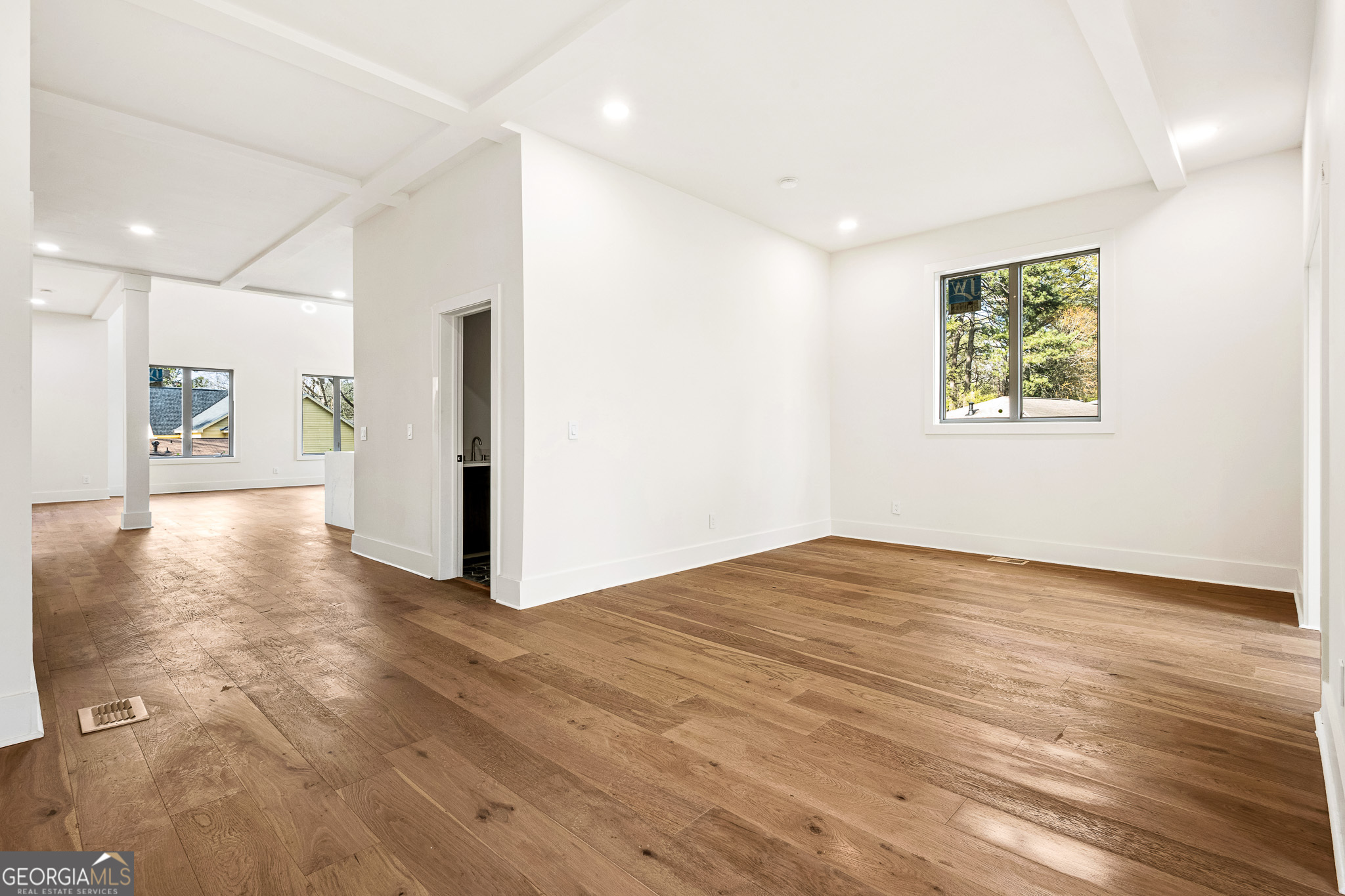 2047 Drew Valley RD NE