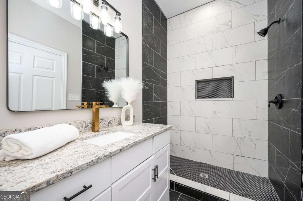 Photo of 1055 Victory Drive SW, Atlanta, GA 30310 (MLS # 10741385)