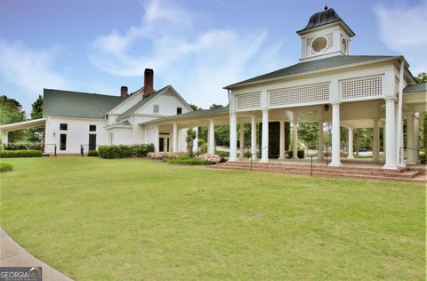 A home in Newnan