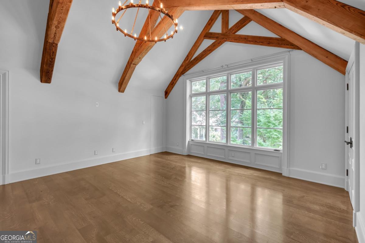 425 Broadland RD NW