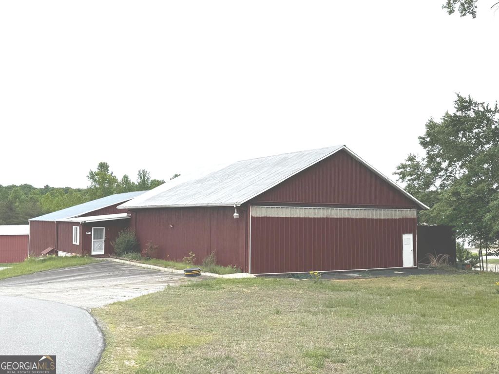 Photo of 48 Aviation Boulevard, Cleveland, GA 30528 (MLS # 10766270)