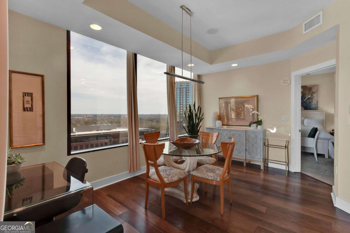 2828 Peachtree RD NW 1402