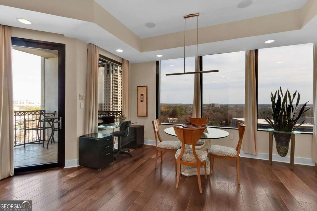 Photo of 2828 Peachtree Road NW #1402, Atlanta, GA 30305 (MLS # 10725225)