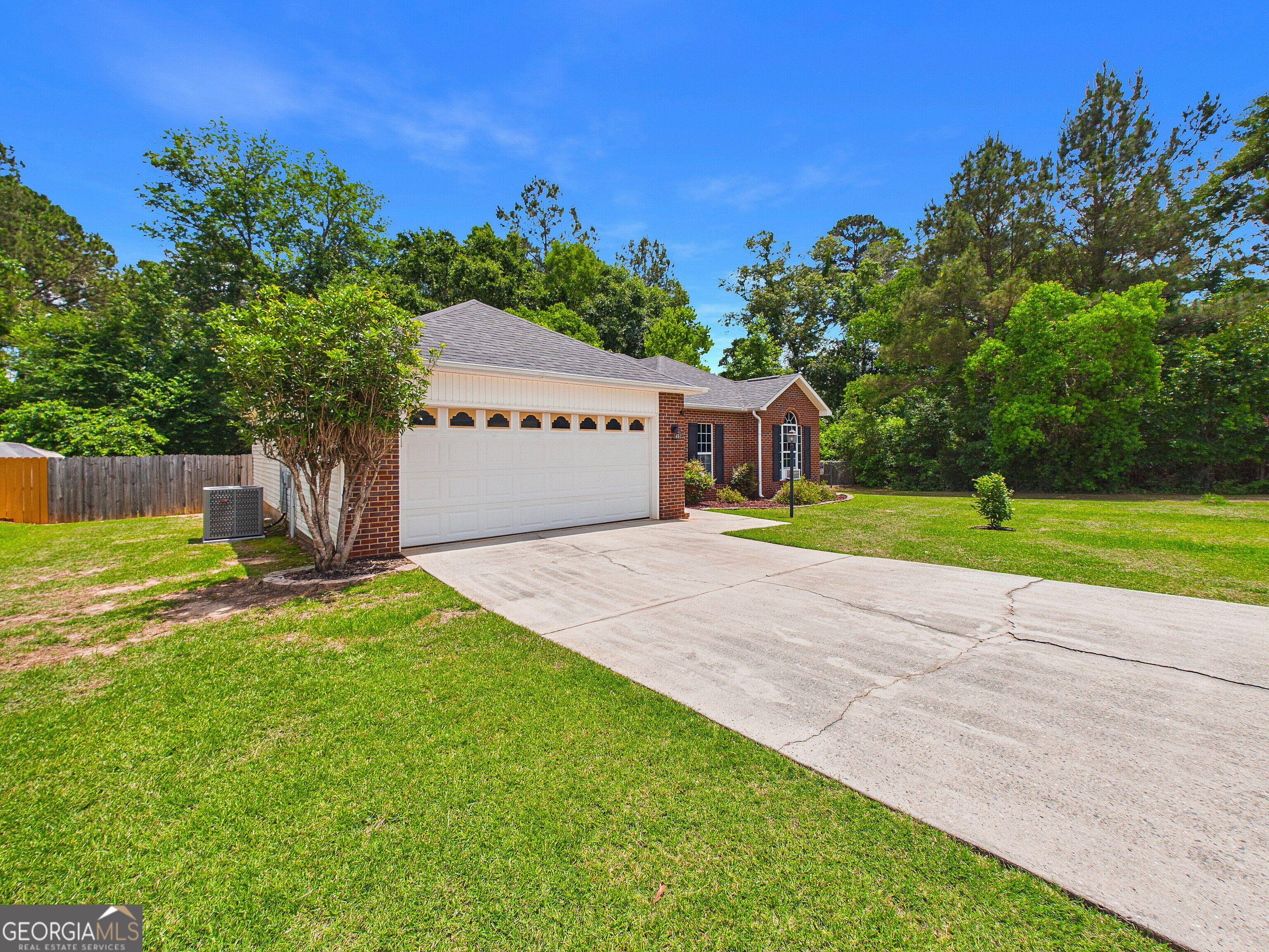 207 Roaring Forks DR