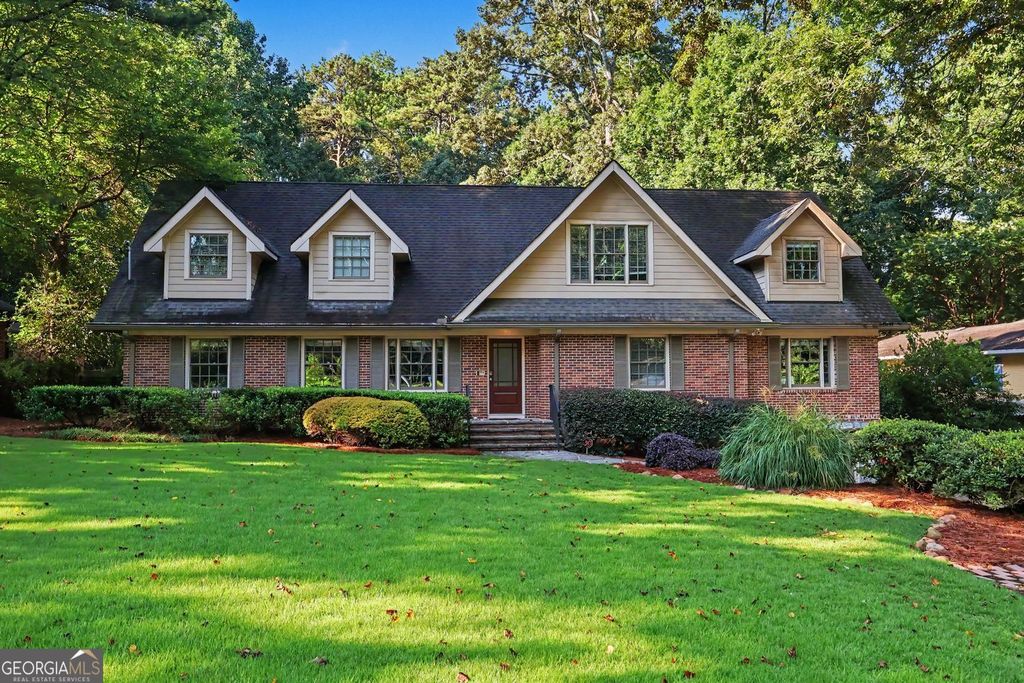 Photo of 804 Pinetree Drive, Decatur, GA 30030 (MLS # 10812869)