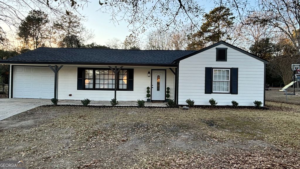 Photo of 5285 Greenwood Terrace, Macon, GA 31206 (MLS # 10679542)