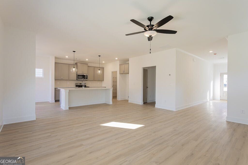 3041 Sea Aster WAY