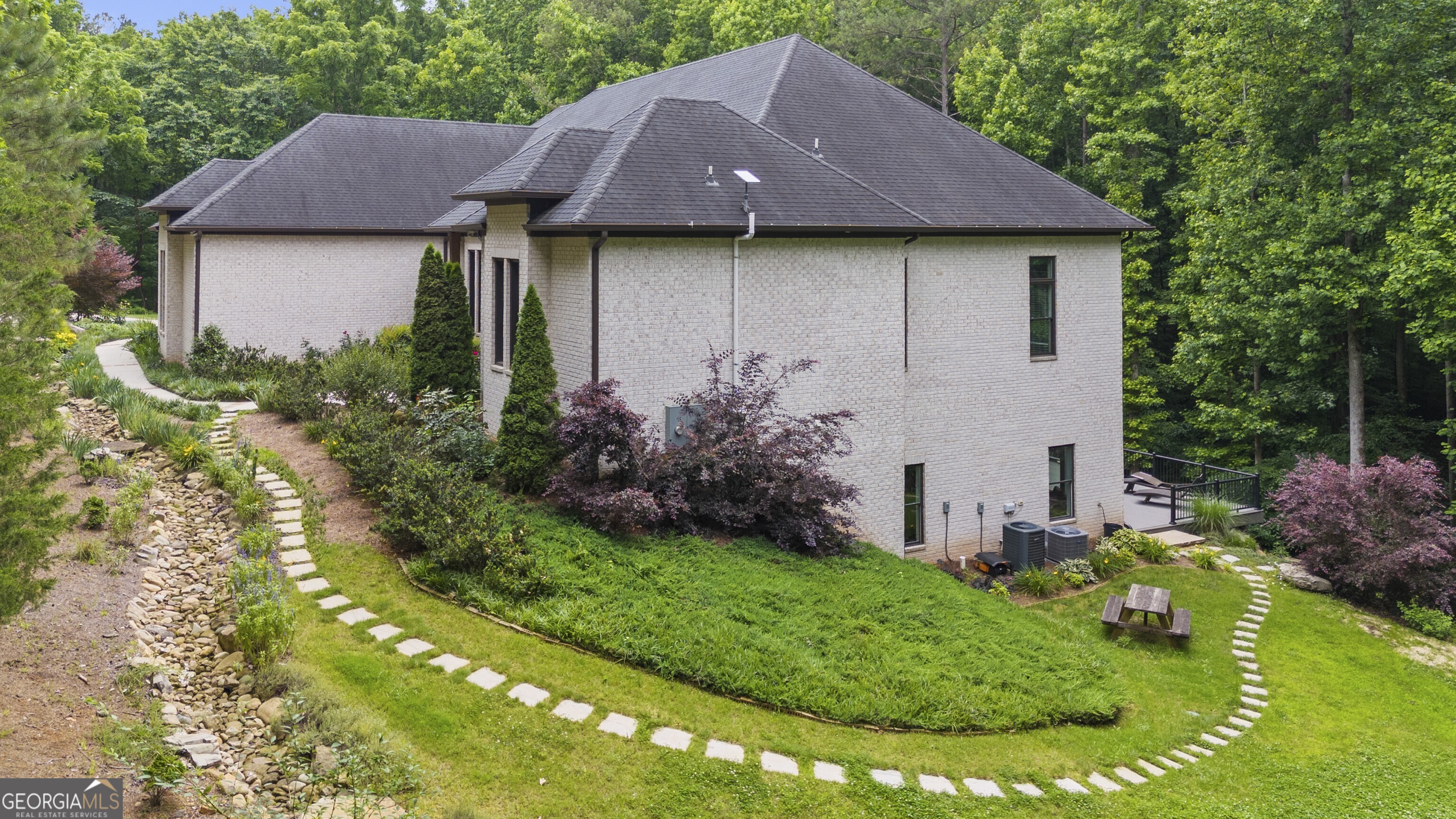 131 Soapstone WAY