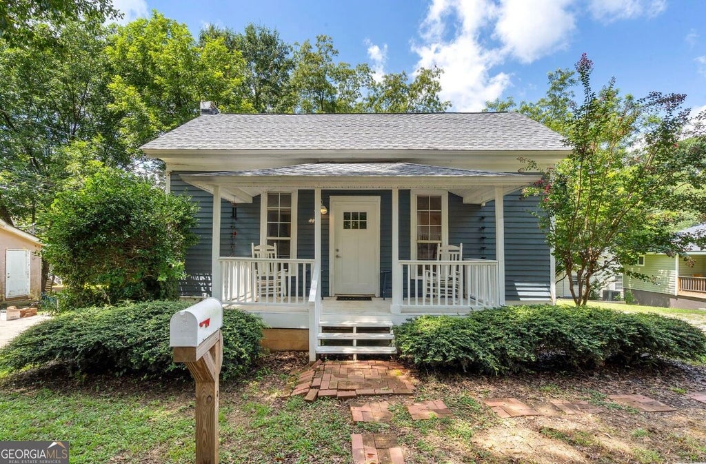 Photo of 88 Cole Street, Newnan, GA 30263 (MLS # 10838764)