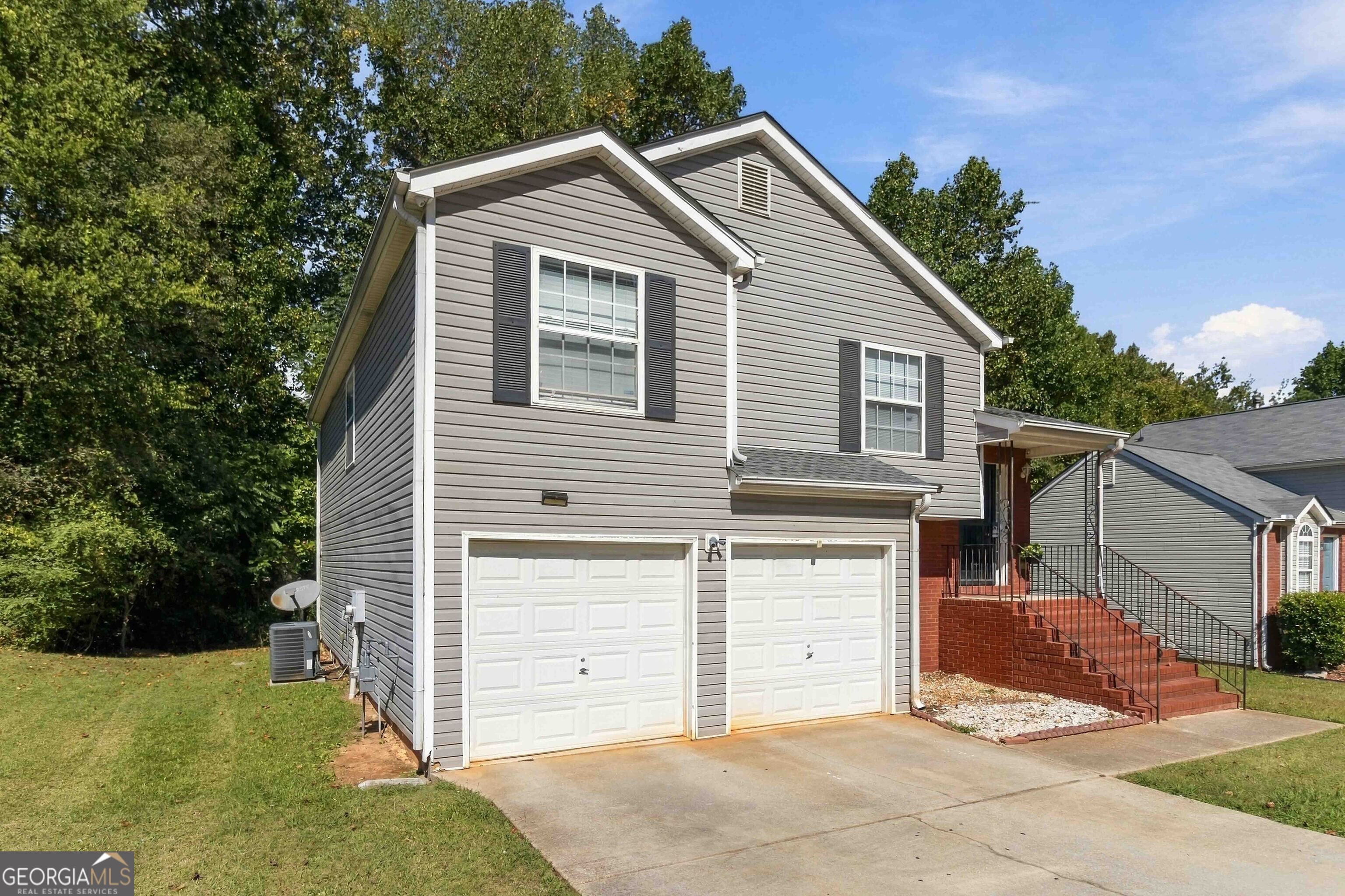 357 Summit LN