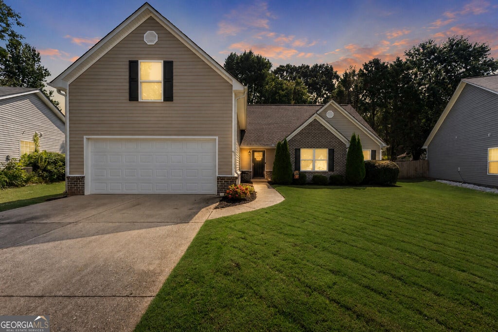 Photo of 60 Burts Crossing Drrive DR, Dawsonville, GA 30534 (MLS # 10834835)