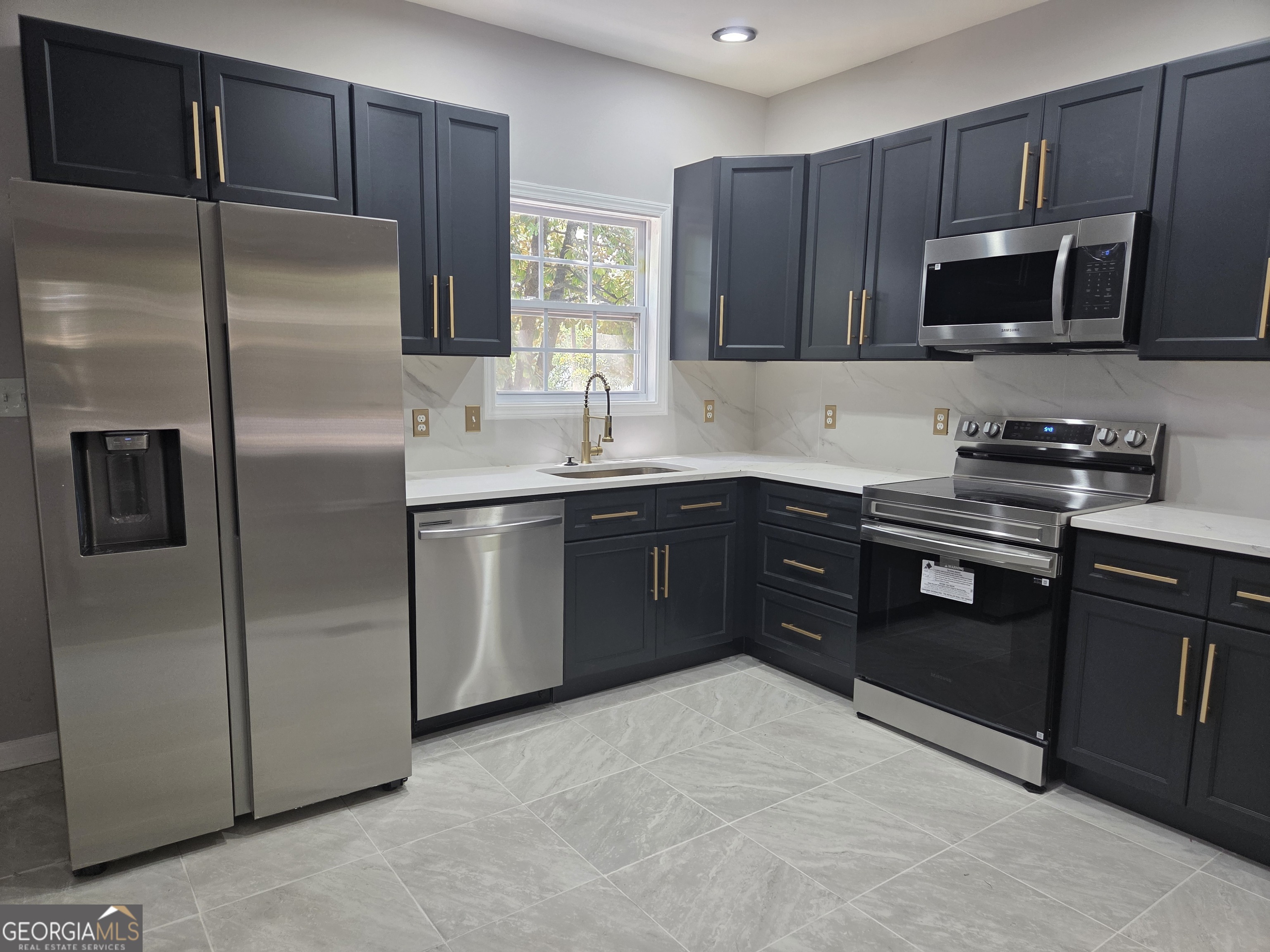 1131 GARIBALDI ST SW