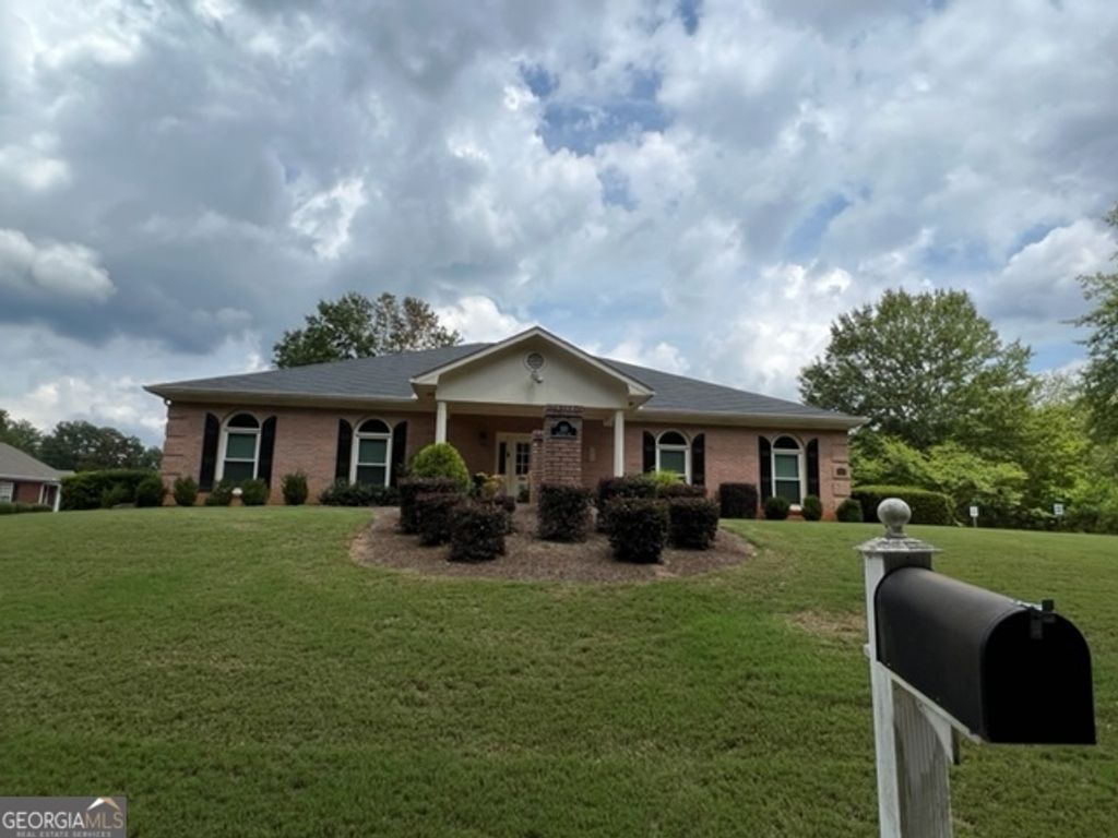 Photo of 135 Bastille Way, Fayetteville, GA 30214 (MLS # 10690915)