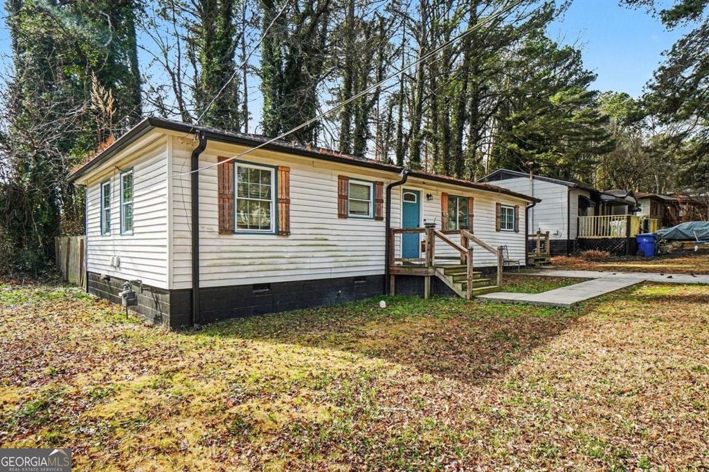 Photo of 3308 Delmar Lane NW, Atlanta, GA 30331 (MLS # 10677586)