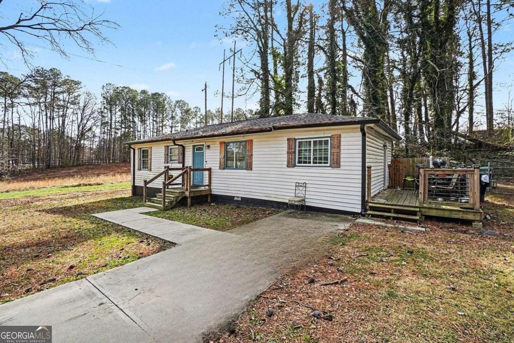 Photo of 3308 Delmar Lane NW, Atlanta, GA 30331 (MLS # 10677586)