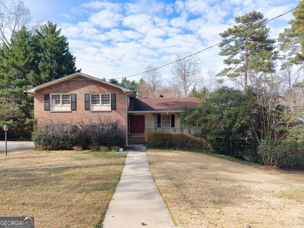 Photo of 3742 Fox Glen Court NE, Brookhaven, GA 30319 (MLS # 10678648)