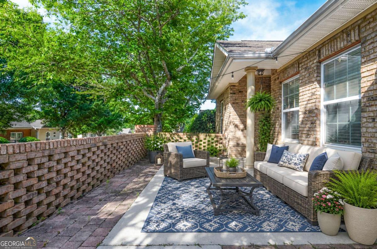235 Villa Park CIR