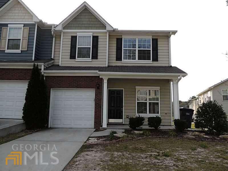 ADORABLE 3 BEDROOM, 2 1/2 BATH, 2-STORY TOWNHOME. THIS END UNIT FEATURES CHERRY CABINETS WITH TILE BACKSPLASH IN THE KITCHEN, EAT-IN-AREA, BRREAKFAST BAR AND BLACK APPLIANCES, FAMILY ROOM WITH ELECTRIC FIREPLACE, ONE CAR GARAGE, END UNIT, EXTRA STORAGE, STANED BACK PORCH, BERBER CARPET ON UPPER LEVEL AND NEUTRAL COLORS, ALL ELECTRIC, EXECELLENT CONDITION, MINUTES TO MALL OF GA, RESTAURANTS, I-85 AND I-985. YOU MUST SEE.